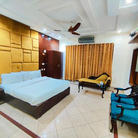 Hotel Pak Continental Multan Extérieur photo
