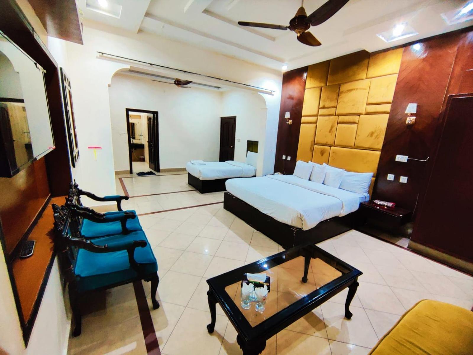 Hotel Pak Continental Multan Extérieur photo