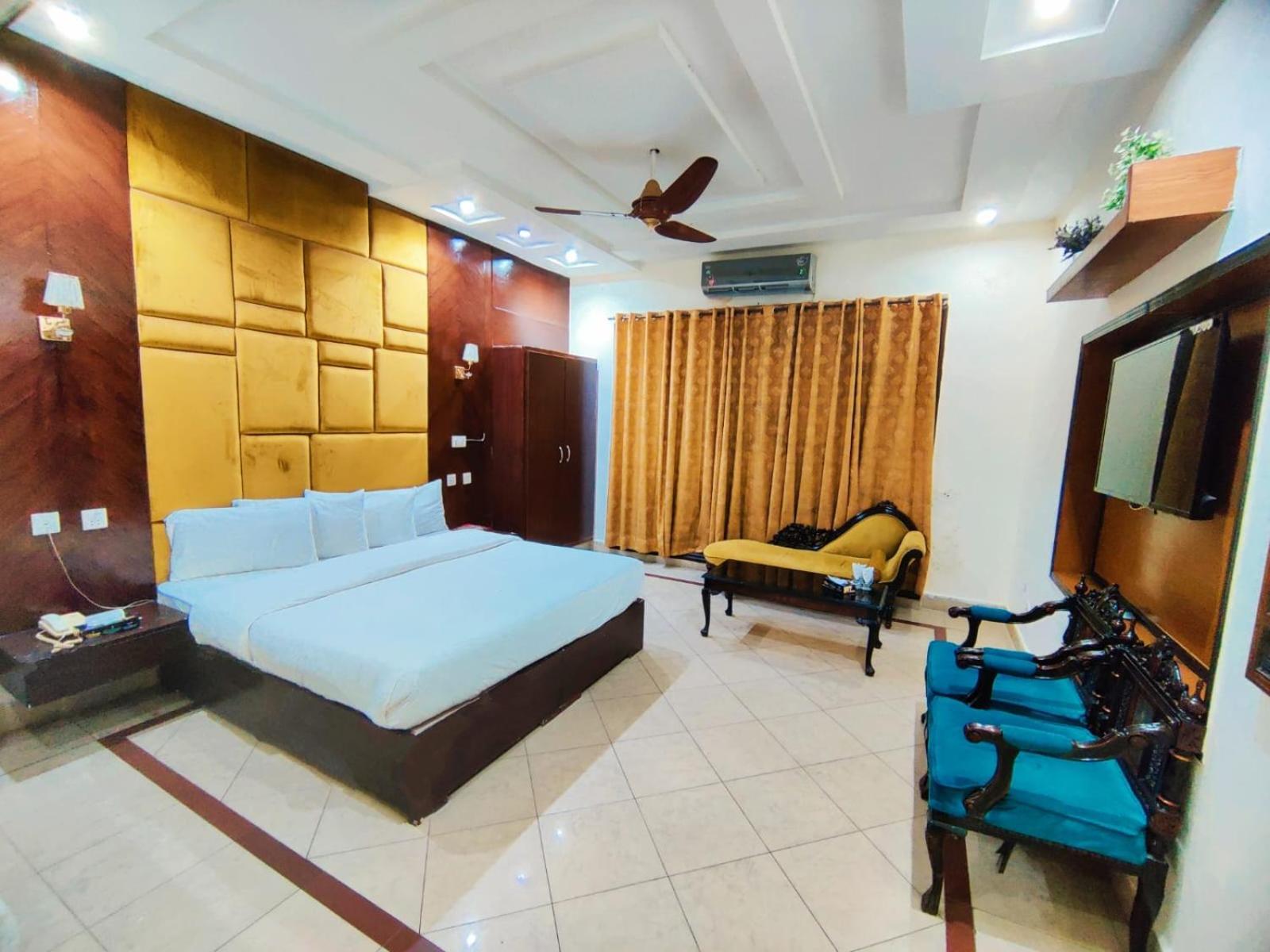 Hotel Pak Continental Multan Extérieur photo
